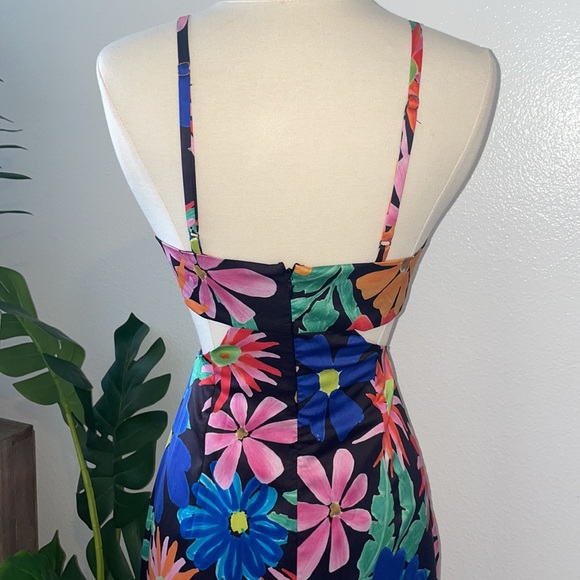 PATBO Aster Cut Out Maxi Dress - Picture 14 of 17